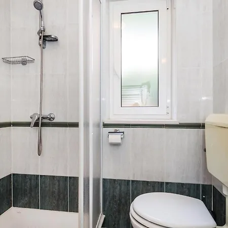 1 Bedroom Beautiful In