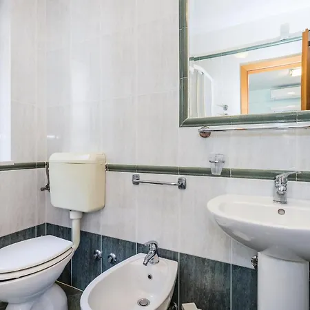 Apartment 1 Bedroom Beautiful In Moscenicka Draga