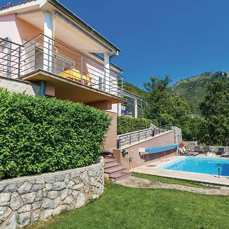 1 Bedroom Beautiful In Moscenicka Draga