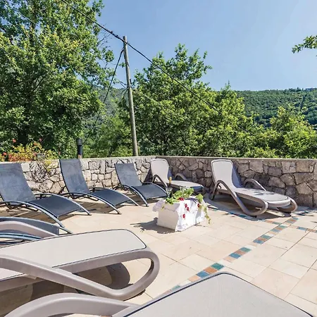 1 Bedroom Beautiful In Mošćenička Draga