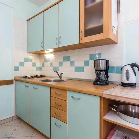 1 Bedroom Beautiful In Mošćenička Draga