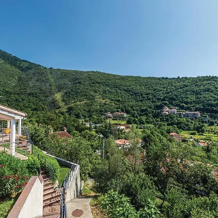 1 Bedroom Beautiful In Mošćenička Draga