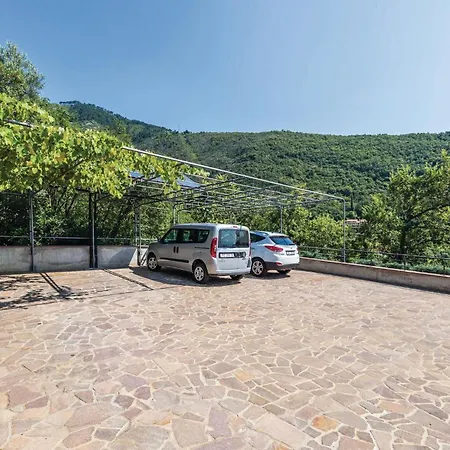 1 Bedroom Beautiful In Mošćenička Draga