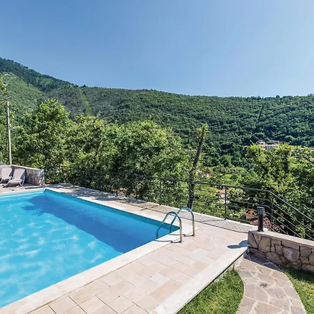 Apartment 1 Bedroom Beautiful In Mošćenička Draga