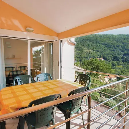 1 Bedroom Beautiful In Mošćenička Draga
